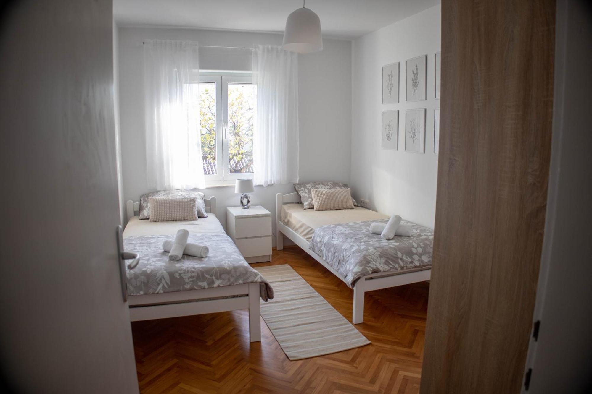 Green Park And Sunny Terrace Apartments Ankaran Ngoại thất bức ảnh